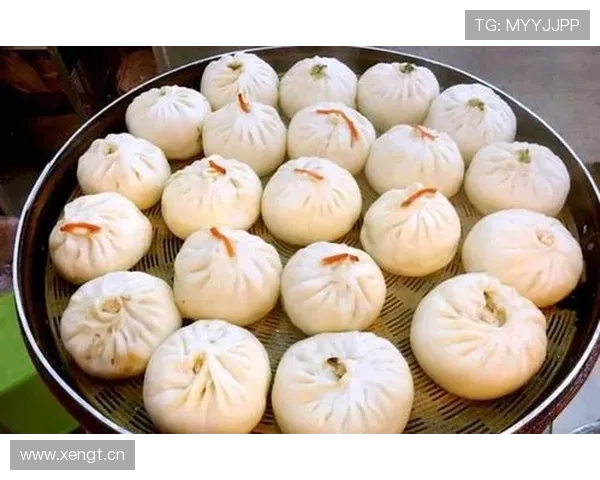 朱雪莹训练完直接拎爱马仕去吃火锅？