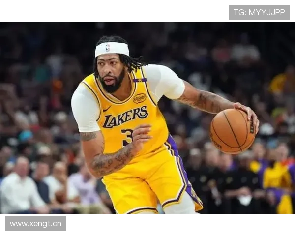 安东尼·戴维斯家厨房像私人饭店，我和朋友看完决定转行