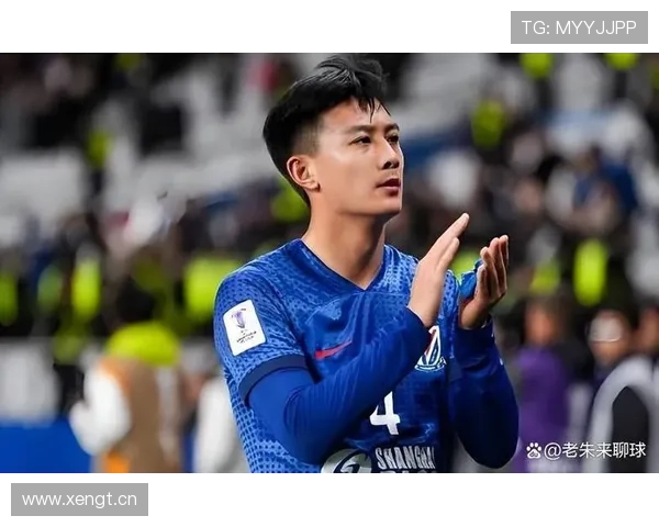 蒋圣龙家里冰箱贴满训练计划，朋友说他连喝口水都要掐表